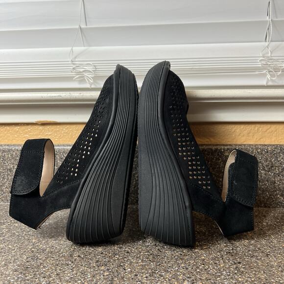 Clarks Womens Size 6 M Black Suede Sling Back Ankle Strap Peep Toe Wedge Sandals - Picture 6 of 11